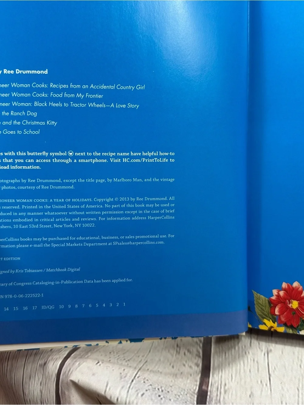 The Pioneer Woman cooks A Year of Holidays Cookbook hardcover ree drummond